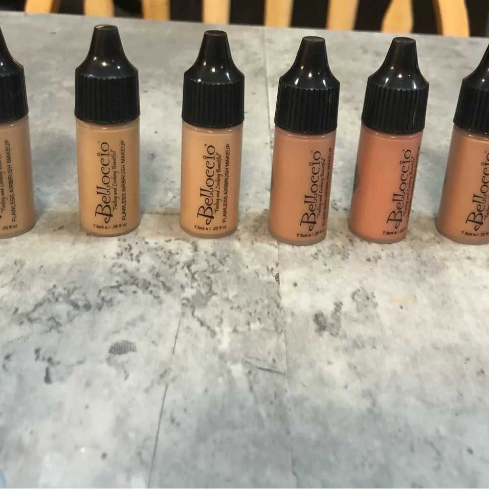 Air Brush Make up set of 8 various colors & finish spray Flawless make up